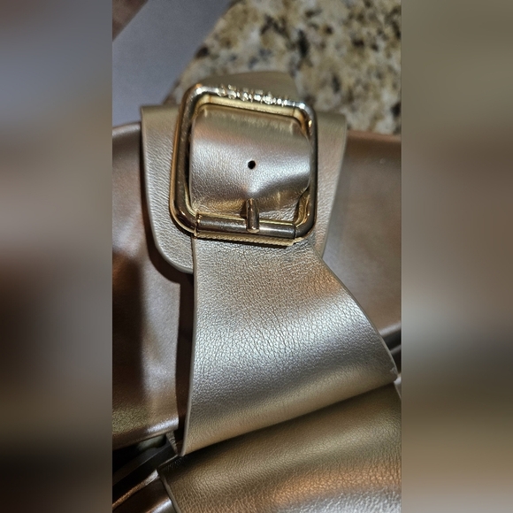 J/SLIDES Rosey 40MM Metallic Chunky Platform Sandals In Gold. Size 7.5 - Picture 14 of 16